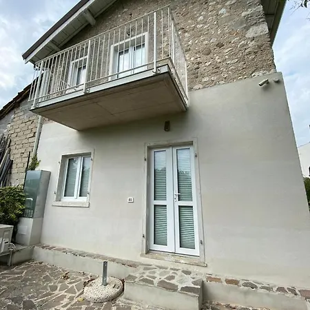 Welcome Traveller Lea
